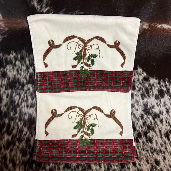Lenox Bath Nwt 2 Lenox Christmas Hand Towels Has Gold Sparkle Bows